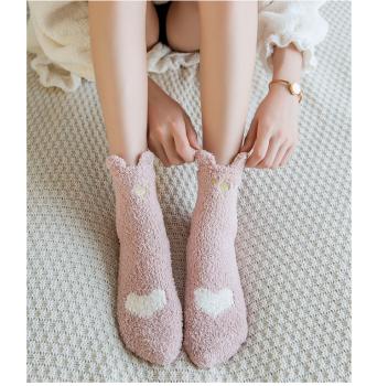 Großhandel B2B Flauschige Fußsocken süß Herz Tier Muster mit Ohren
